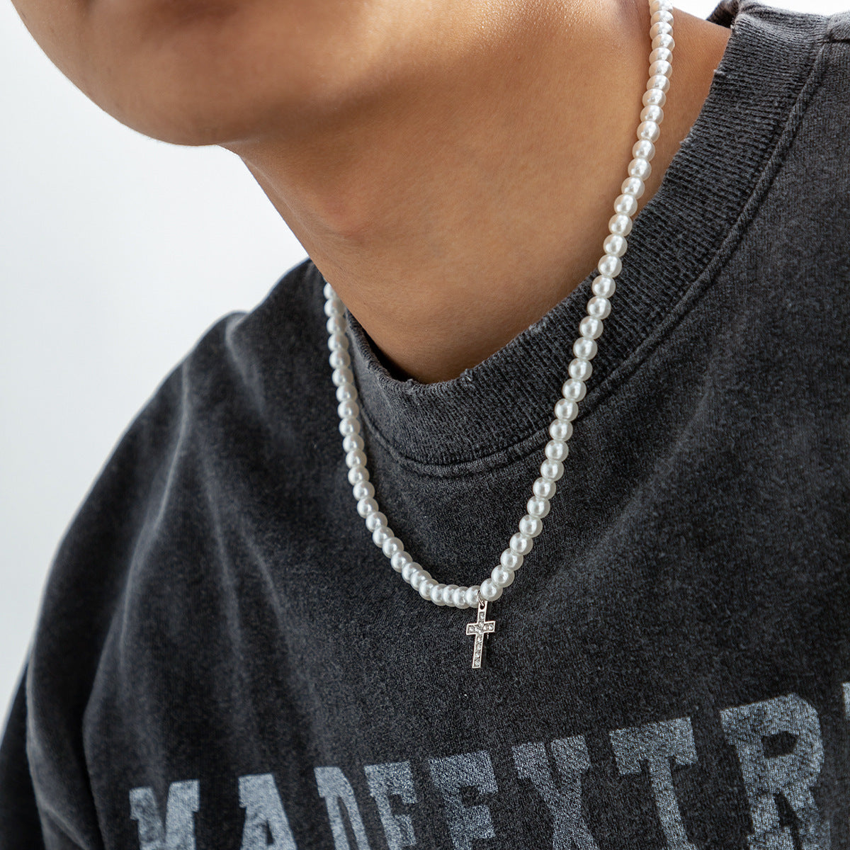 Men Fashionable simple hip-hop style diamond cross with pearl pendant necklace