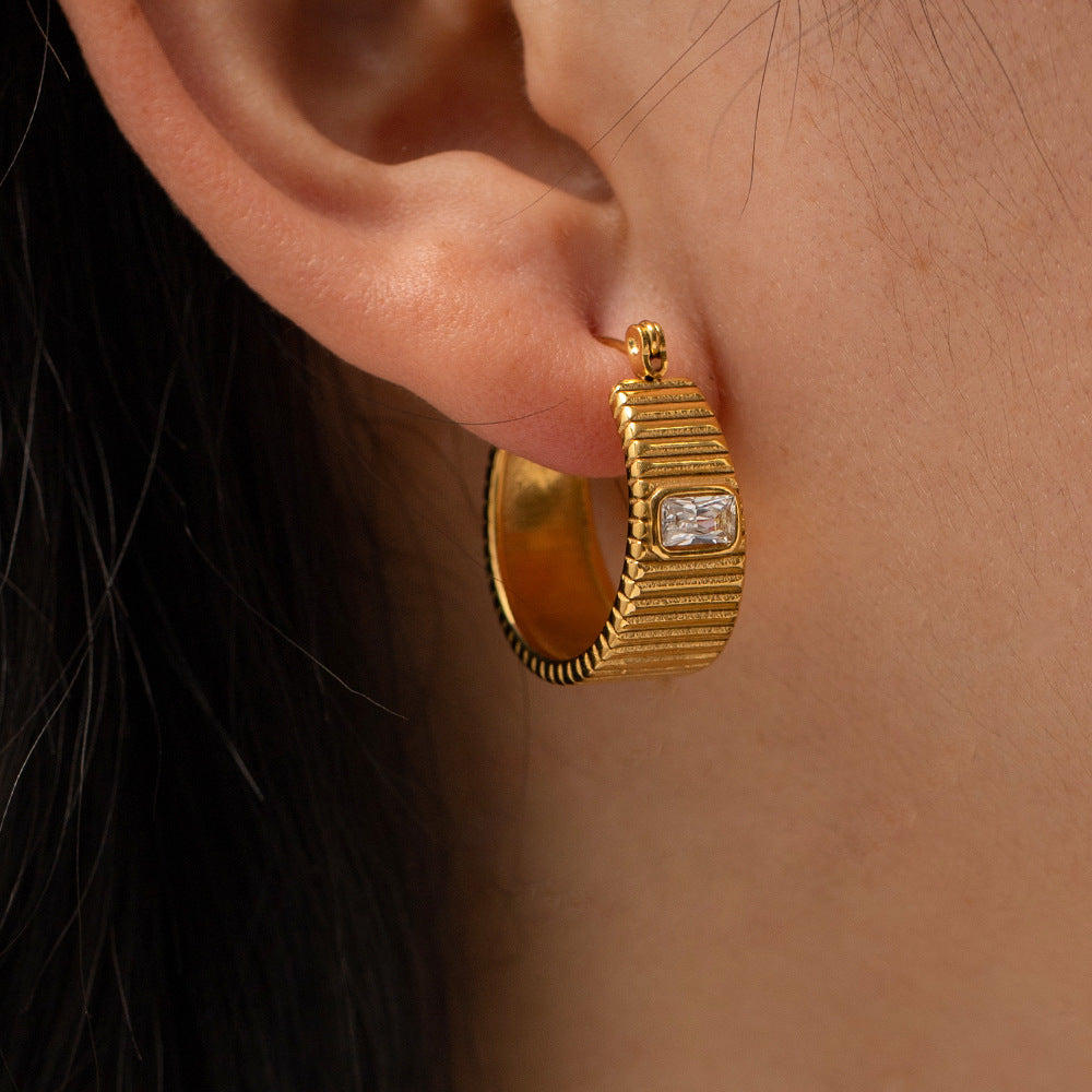 18k Gold Fashion Simple Inlaid Square White Zircon Rib Design Versatile Earrings