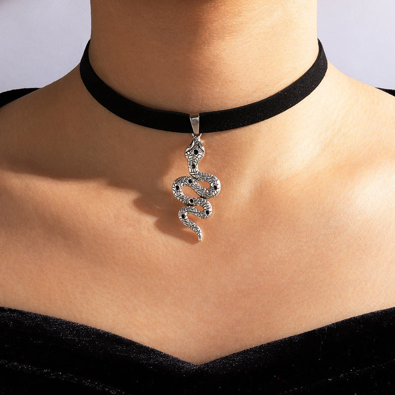 Snake Cobra Chokers Witchy Gothic Grunge Collar Velvet Necklace Dark Jewelry For Gift