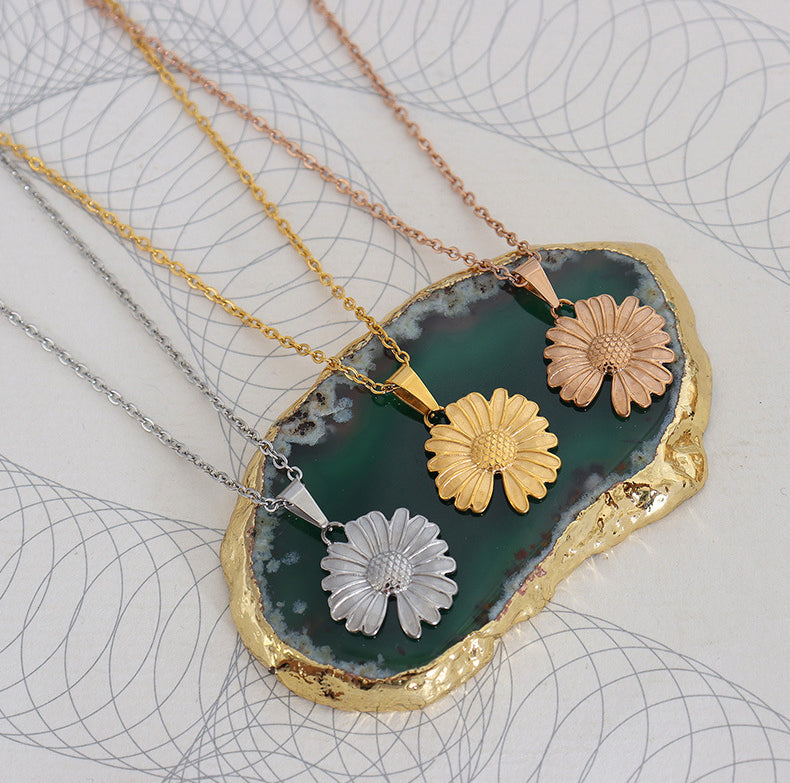 18K Fashion Gold Sunflower Flower Notch Design Versatile Pendant Necklace
