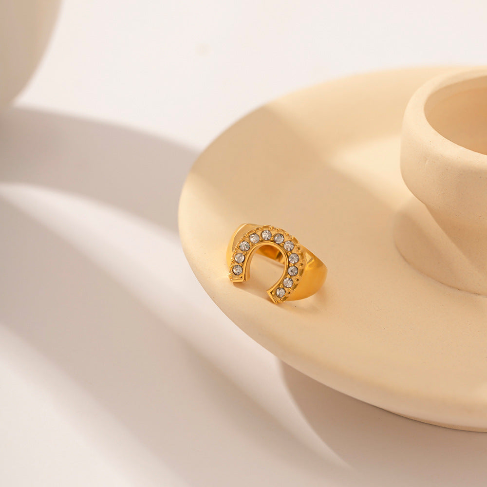 18K Gold Exquisite Fashion Inlaid Zircon Horseshoe Design Versatile Ring