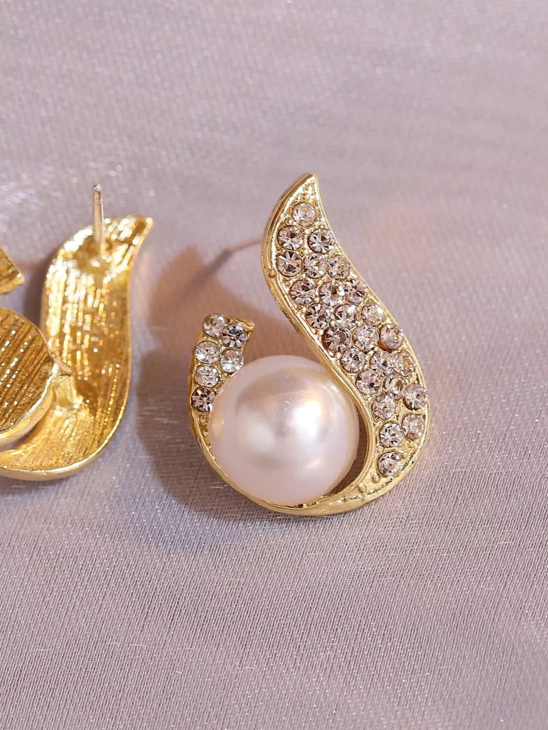 E7.Rhinestone & Faux Pearl Decor Stud Earrings - Elle Royal Jewelry