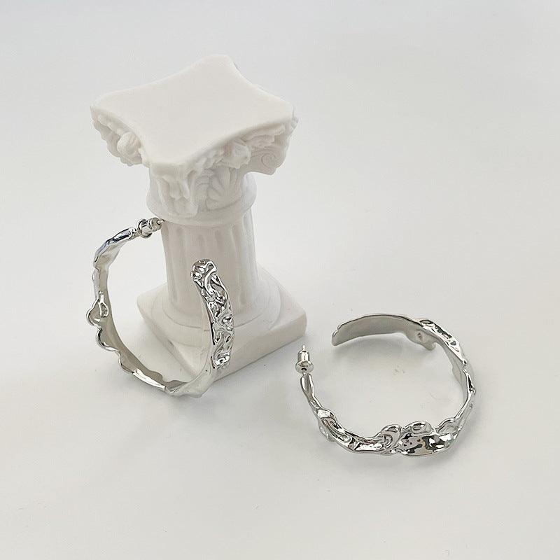 Irregular C-shaped earrings - Elle Royal Jewelry
