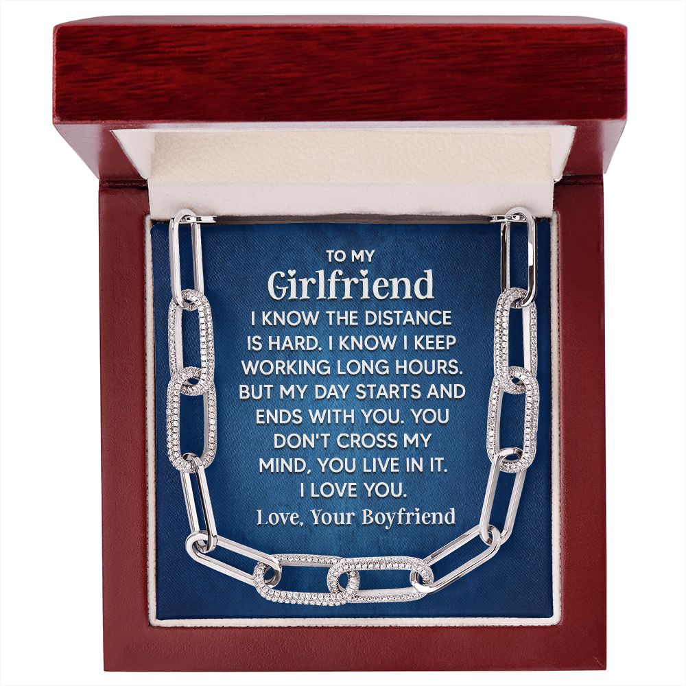 My girlfriend - Love Forever Linked Necklace