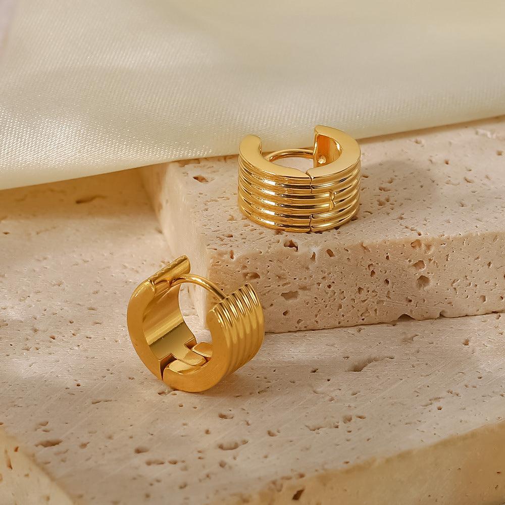 E11.18K Gold Wide Rib Stud Earrings - Elle Royal Jewelry
