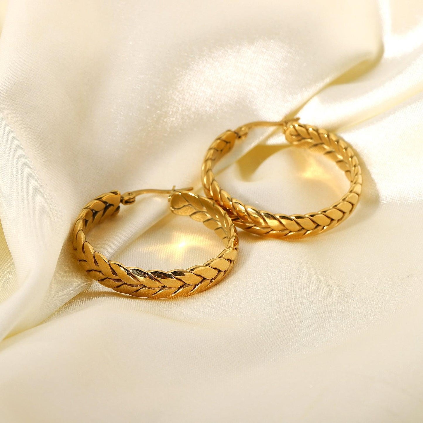 E19.18K Gold Wheat Ear Geometric Pop Earrings - Elle Royal Jewelry