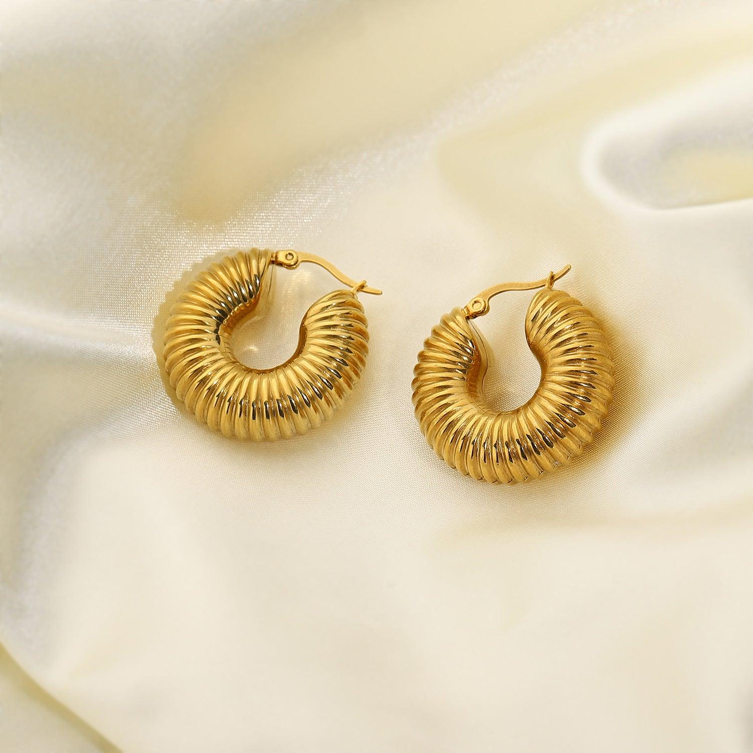 E14.18K gold hoop earrings - Elle Royal Jewelry