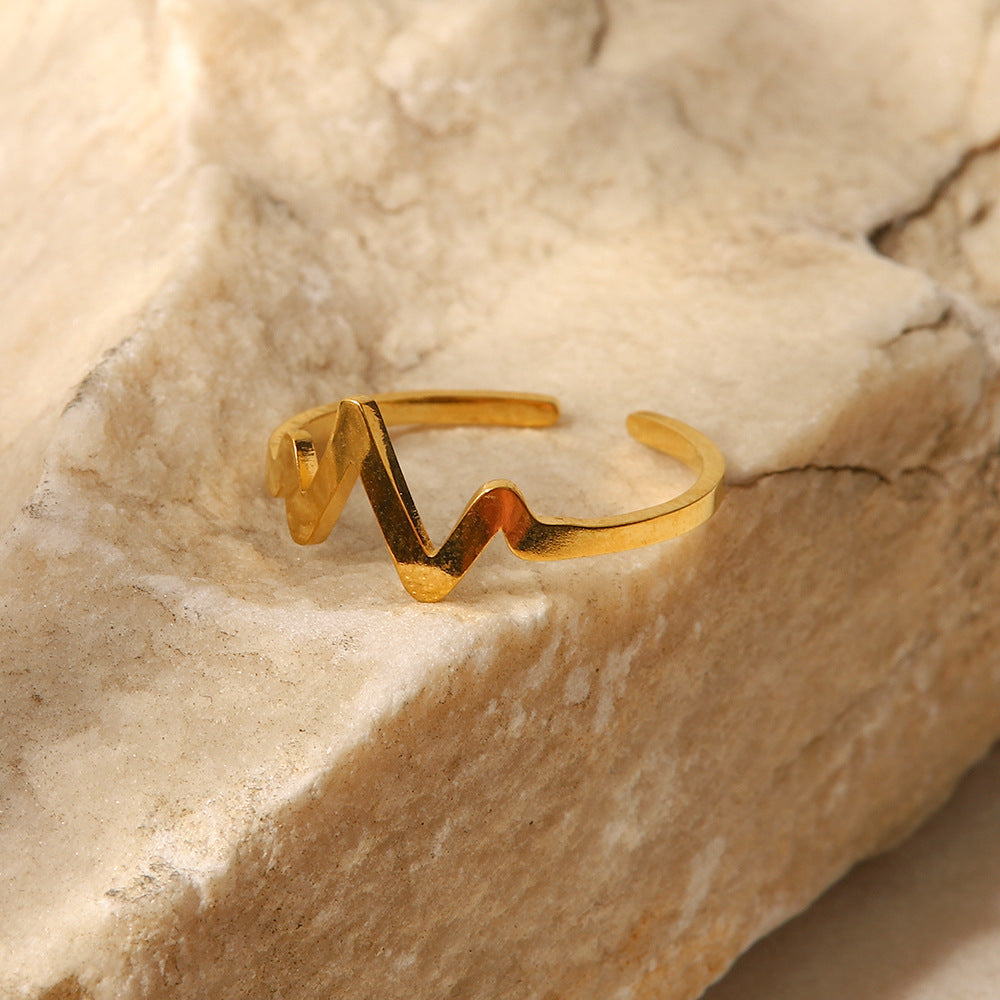 Versatile 18K Gold Plated Heartbeat Ring