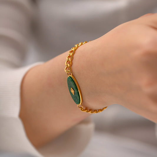 18K Gold Retro Simple Inlaid African Jade Design Versatile Bracelet